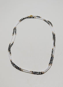 Beaded crochet Necklace (black, gold, white)