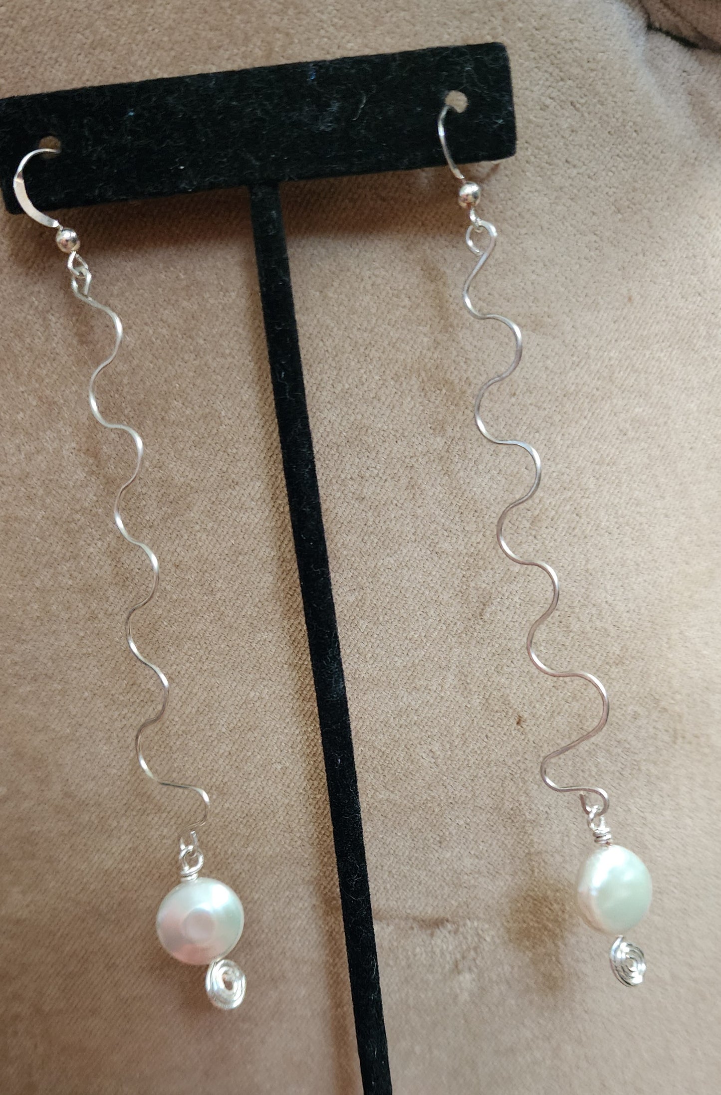 Pearl freshwater wavy silver wire Earrings