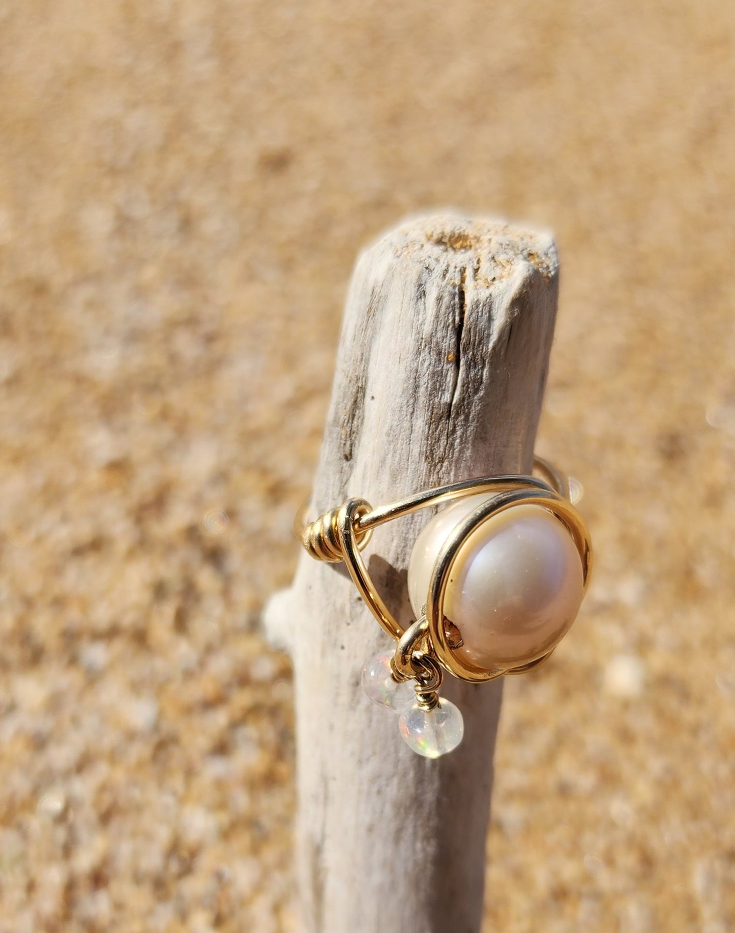 Pearl & Opal dangle ring (6)