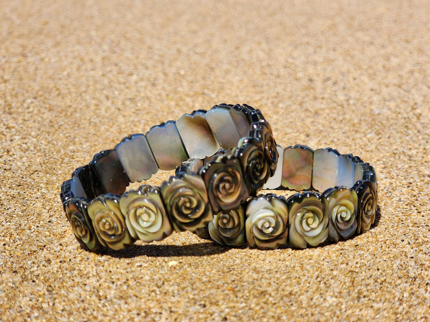 Mother of Pearl carved flower Shell bracelet